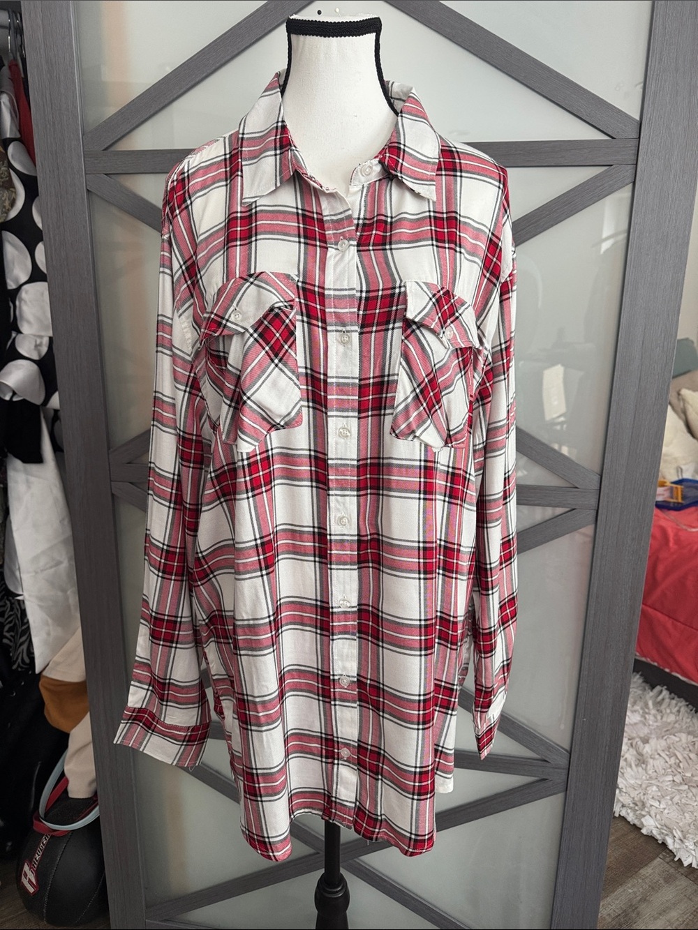 NWT FRANCESCAS June & Ivy Red, White and Black Plaid Button-Up Shirt large